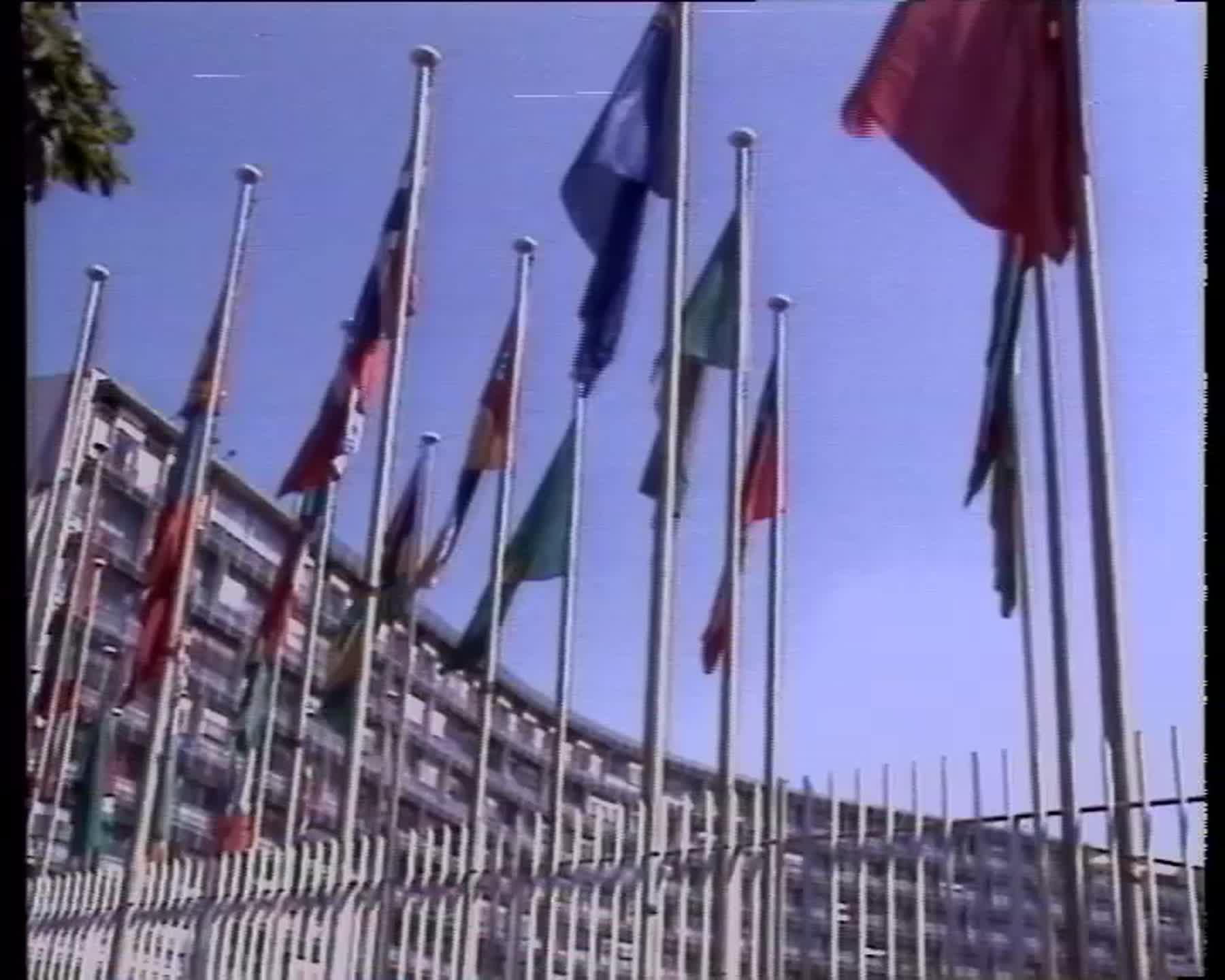 Intervista di Onofrio Pirrotta a Craxi dopo l'intervento alla Conferenza mondiale dei paesi meno sviluppati convocata dall'Onu a Parigi (Tg2 RAI), 4 set. 1990