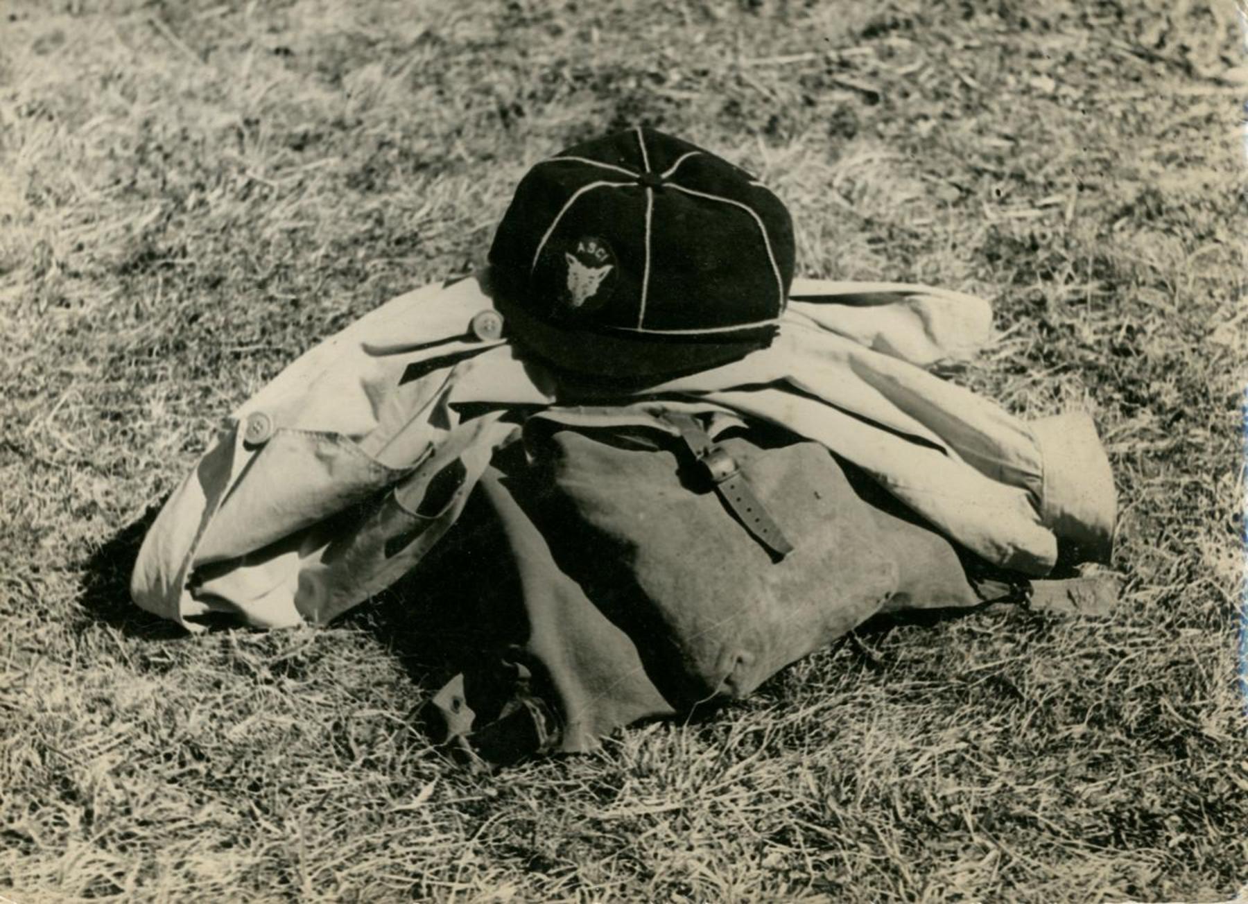 Cappello lupetto con zaini, circa 1965