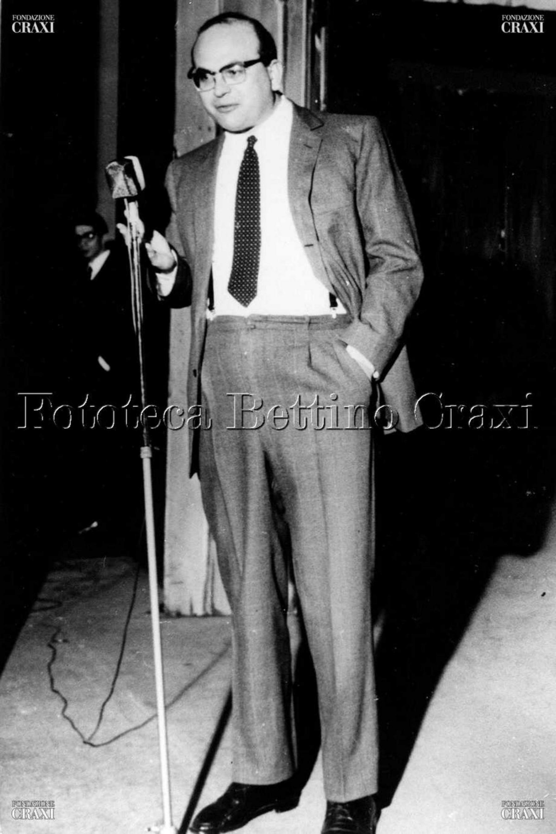 Al Piccolo Teatro di Milano. Discorso di Craxi, Milano, 1966 gen. 7