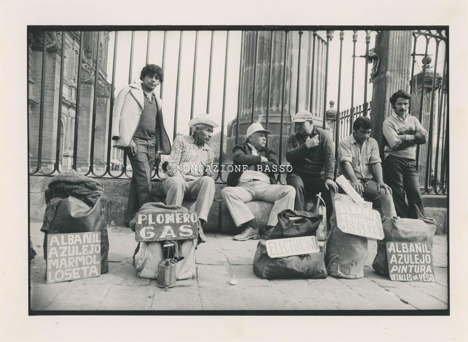 Offerta di lavoro davanti alla Cattedrale